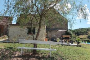 Petite maison de charme avec terrasse et piscine